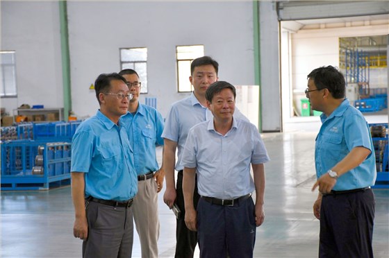 中機(jī)企協(xié)常務(wù)副會(huì)長(zhǎng)楊一平來(lái)皖南電機(jī)調(diào)研指導(dǎo) 中機(jī)企協(xié)常務(wù)副會(huì)長(zhǎng)楊一平來(lái)皖南電機(jī)調(diào)研指導(dǎo)