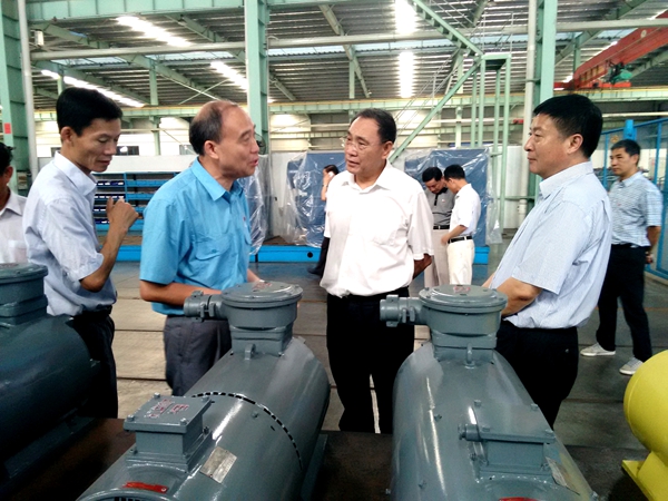 安徽省人大副主任臧世凱考察安徽皖南電機(jī)股份有限公司 安徽省人大副主任臧世凱考察安徽皖南電機(jī)股份有限公司