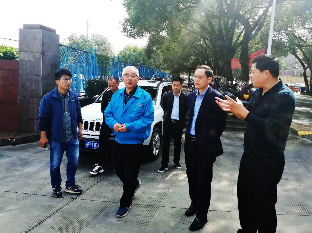 縣委書(shū)記到公司調(diào)研環(huán)保工作 縣委書(shū)記到公司調(diào)研環(huán)保工作